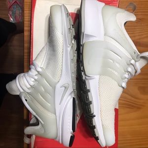 White Nike Air Presto